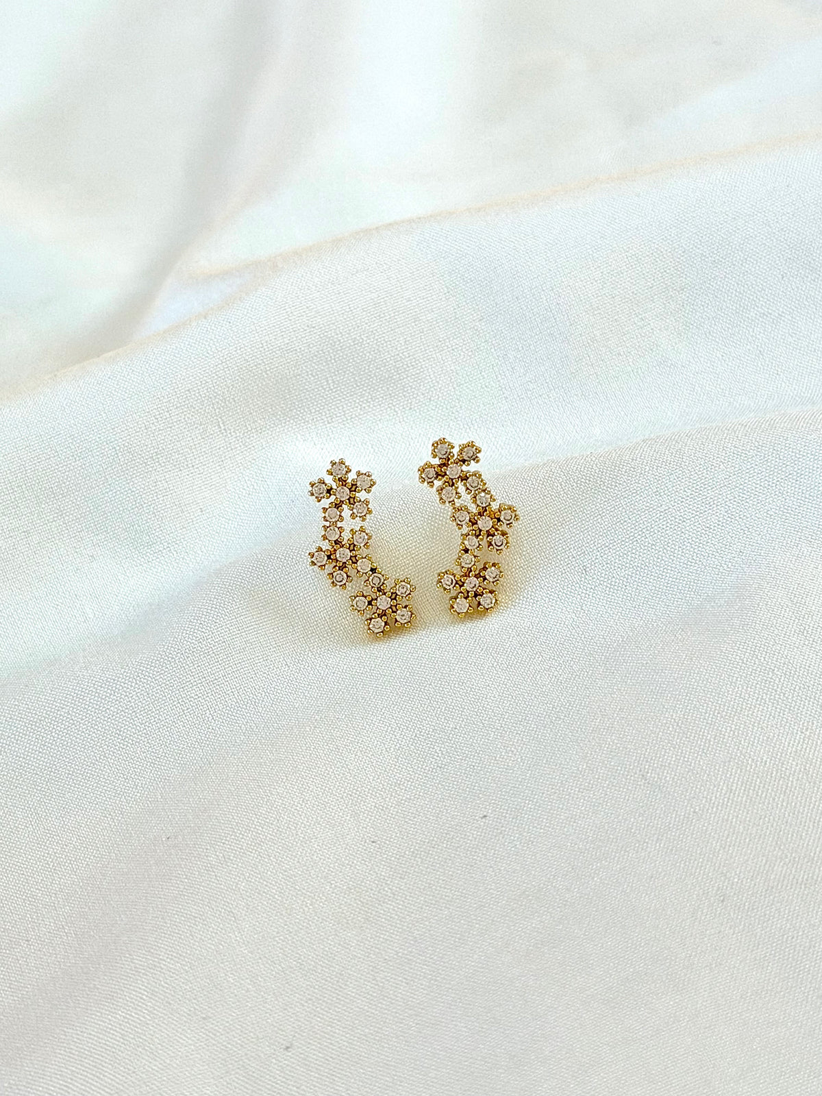 Brinco três flores