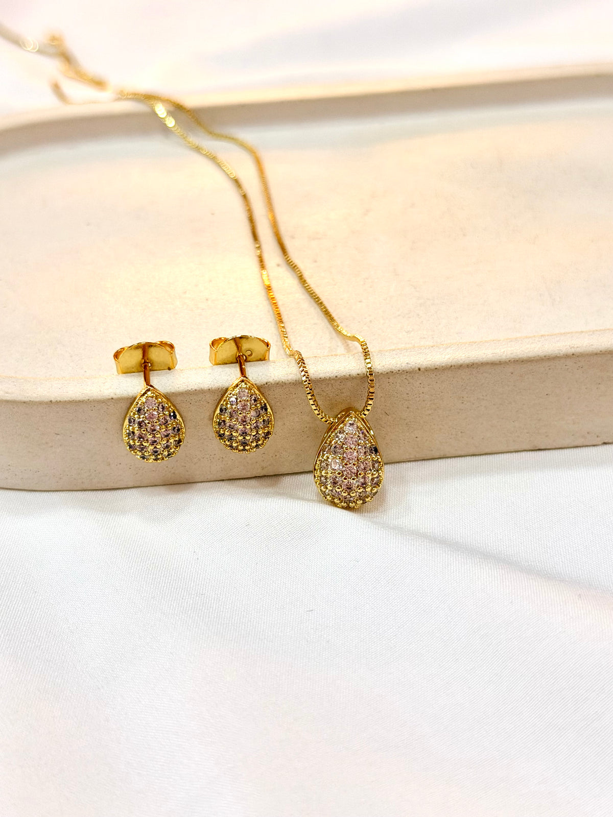 Conjunto gota com micro zircônias