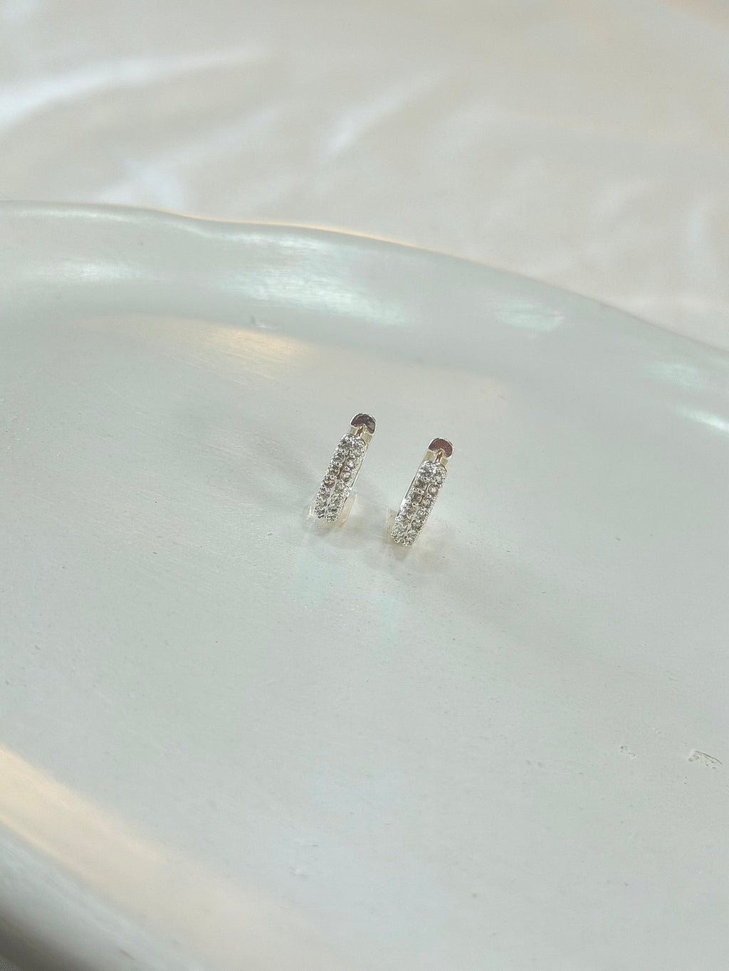 Argola duas fileiras cravejadas zircônias G