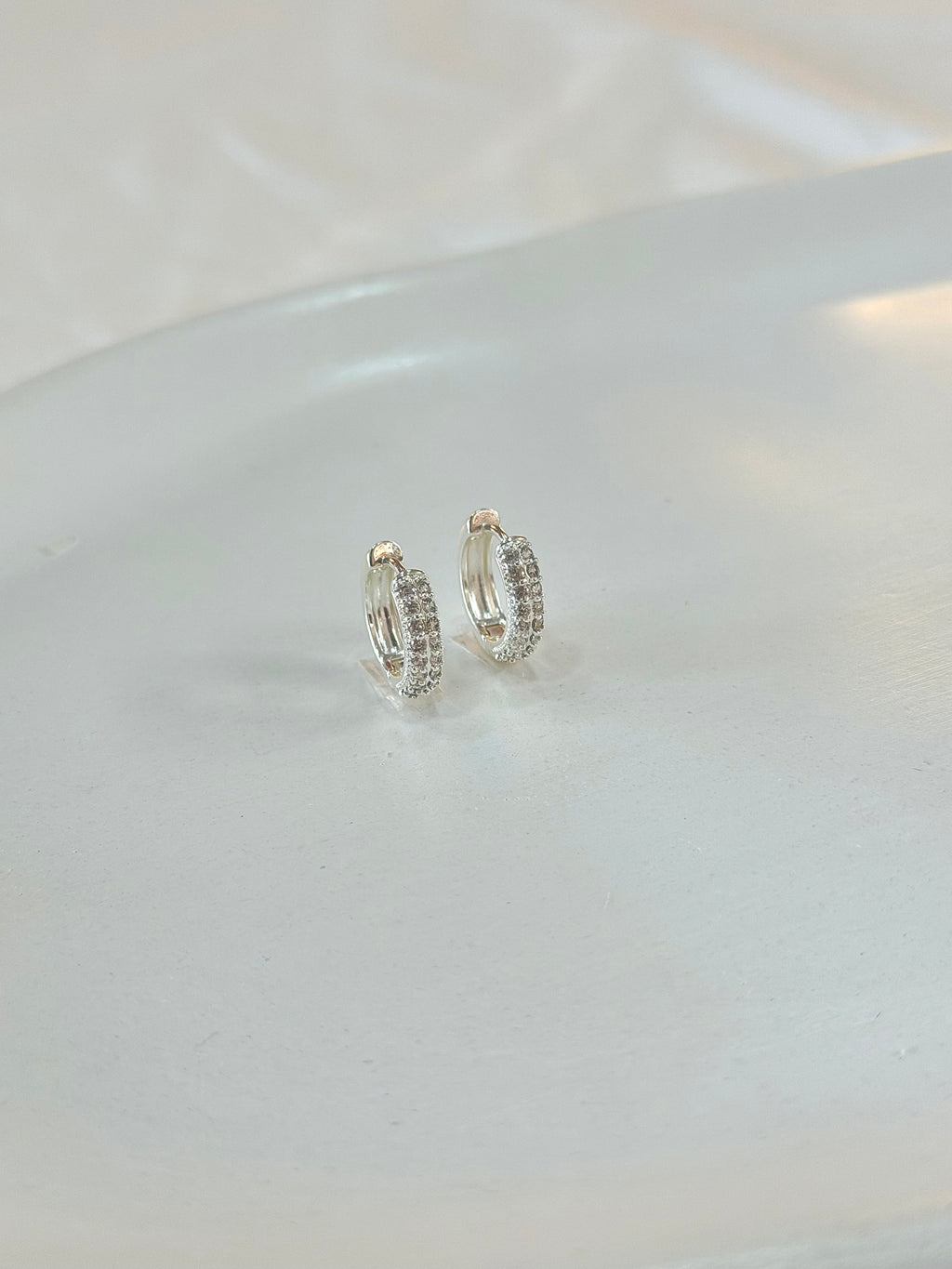 Argola duas fileiras cravejadas zircônias G