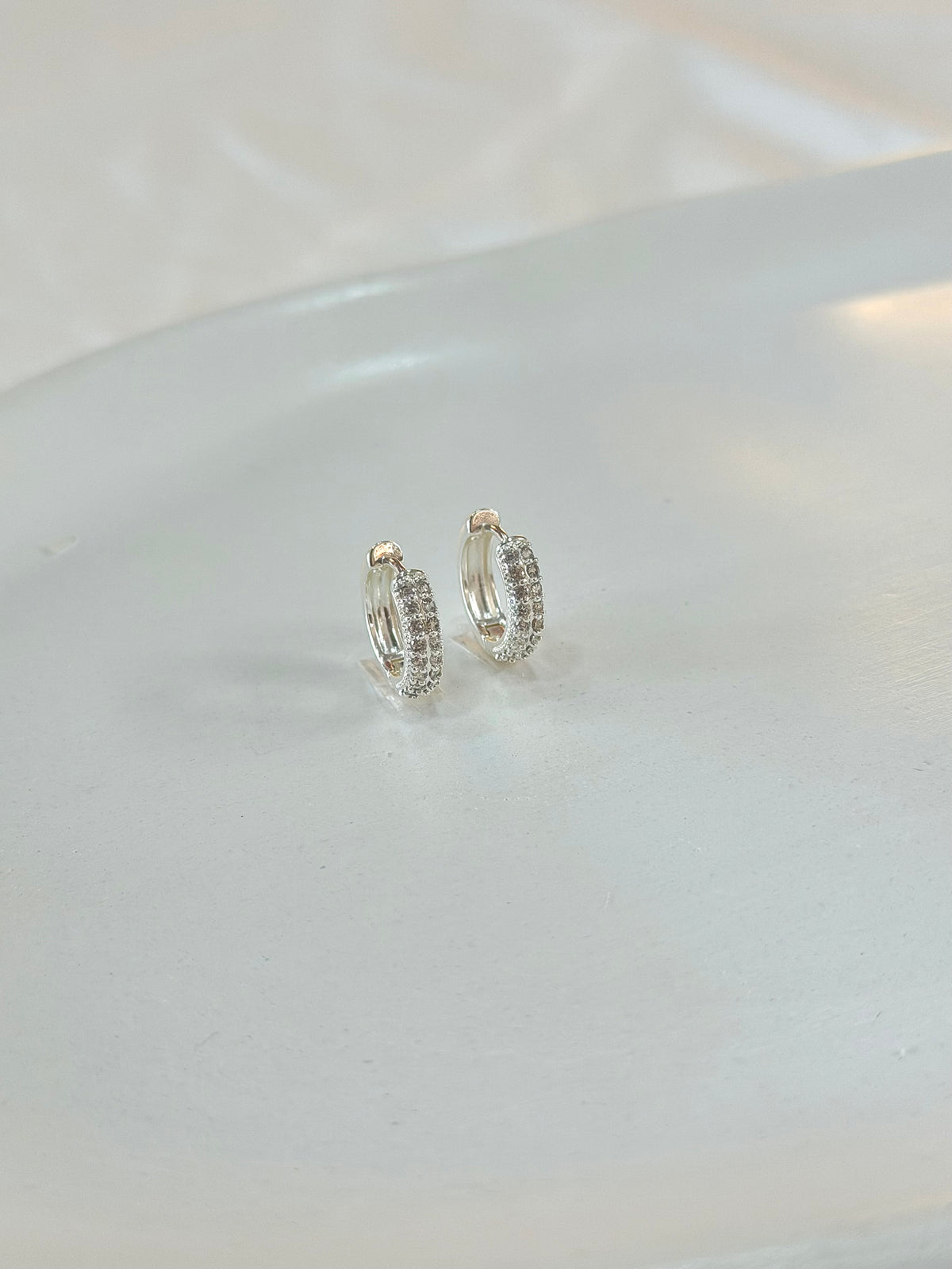 Argola duas fileiras cravejadas zircônias G