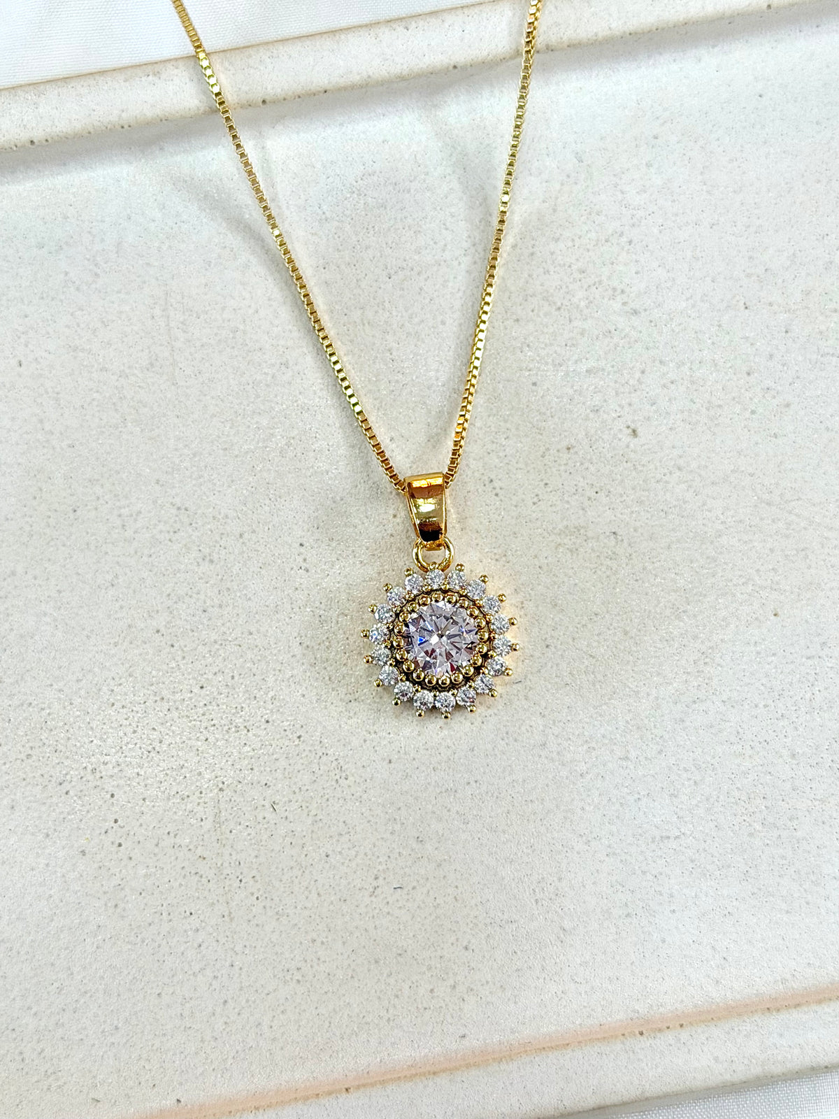 Colar halo de Zircônias