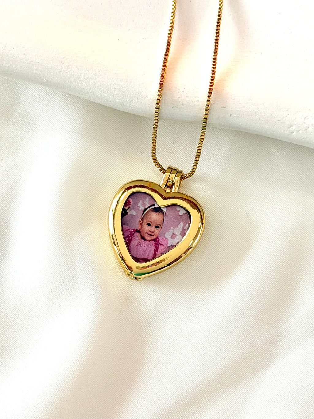 Relicário coracão porta foto personalizado