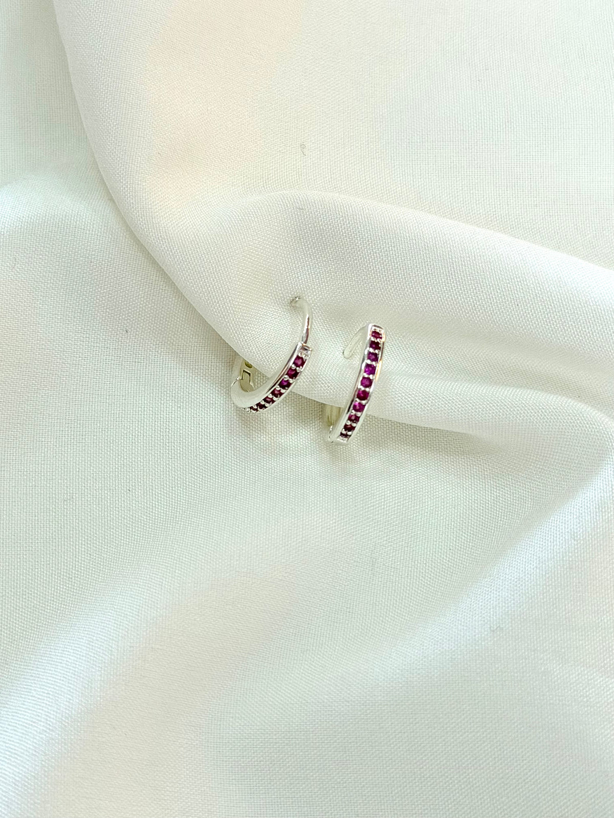 Argola zircônia rosa