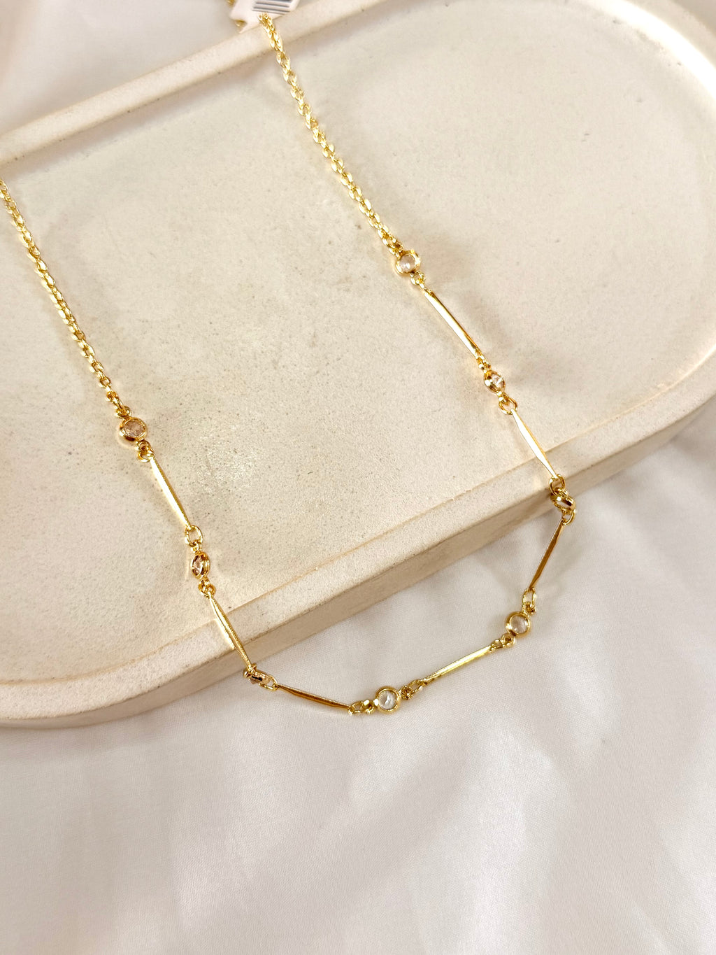Colar choker palitos e cristal