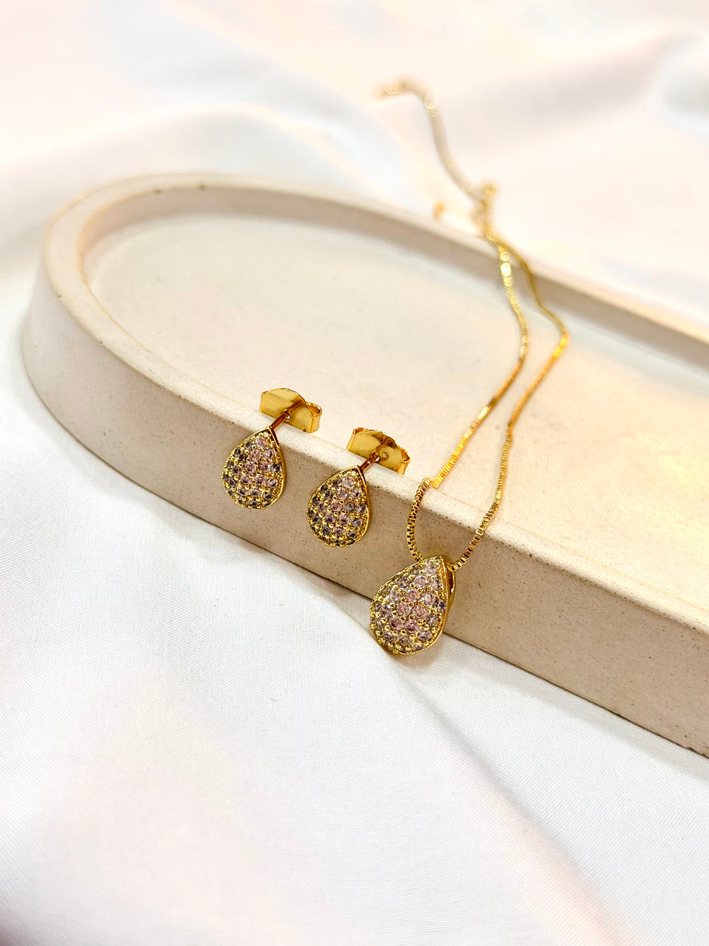Conjunto gota com micro zircônias