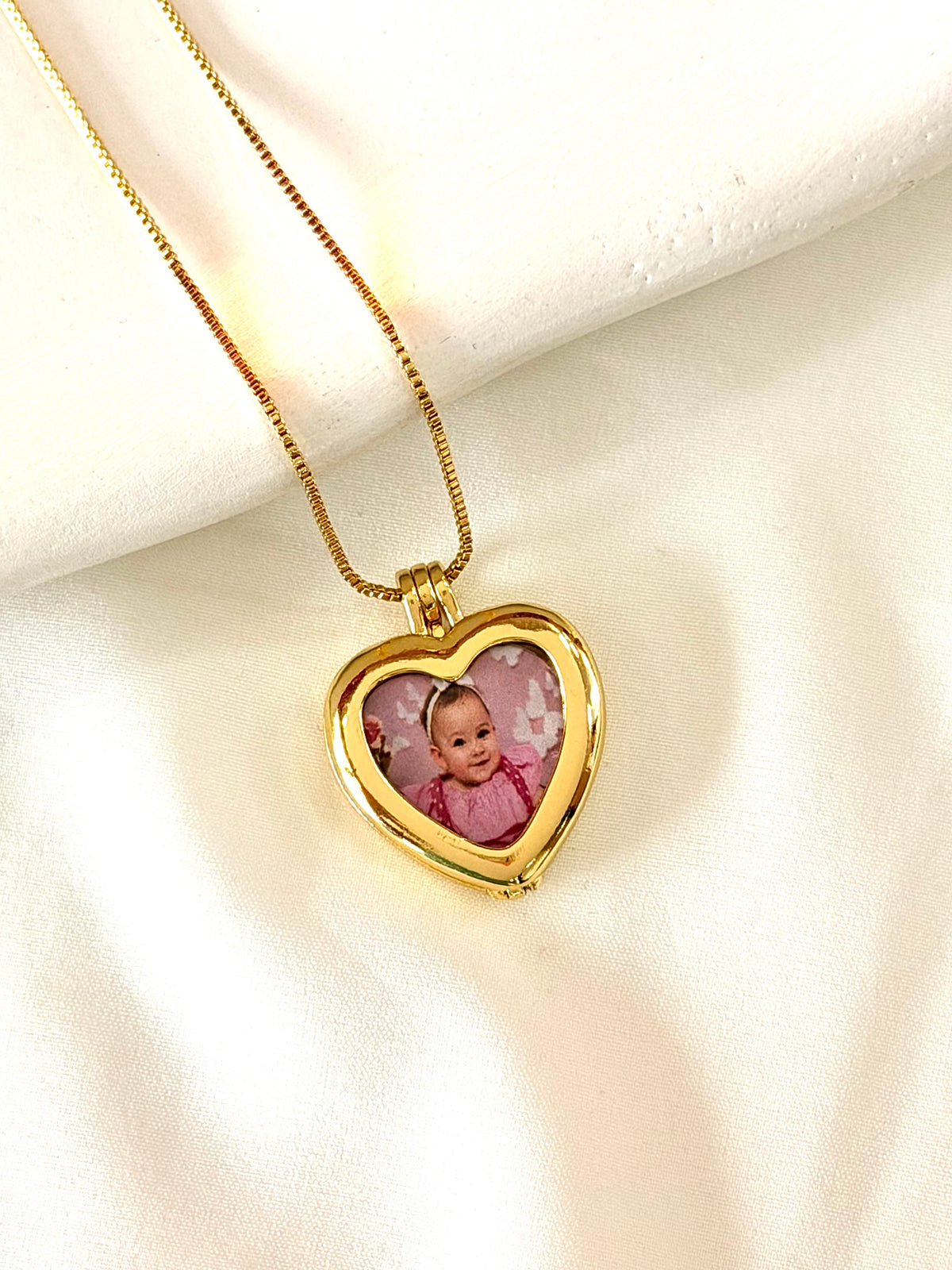 Relicário coracão porta foto personalizado