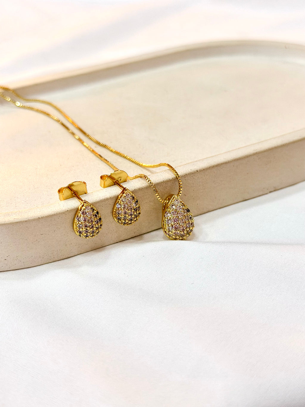 Conjunto gota com micro zircônias
