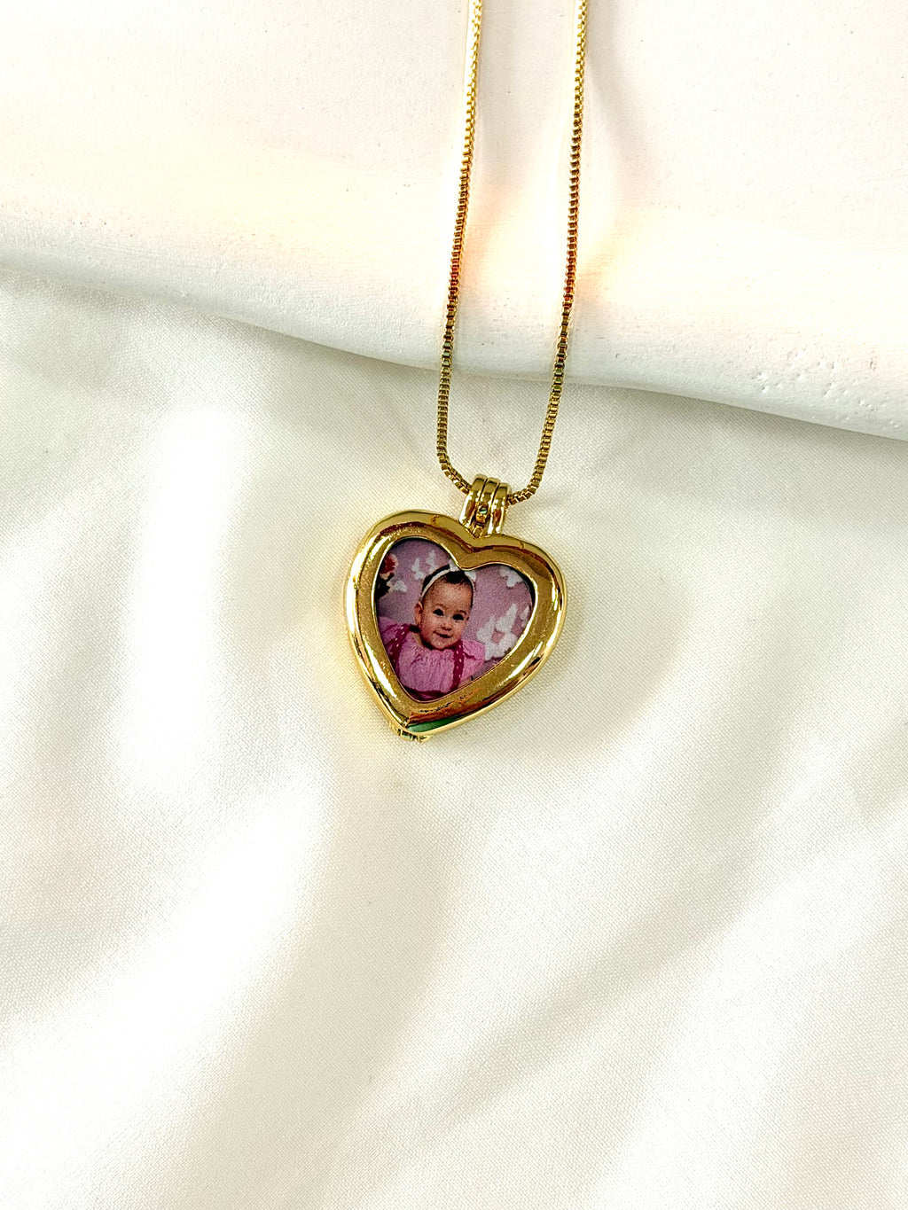 Relicário coracão porta foto personalizado
