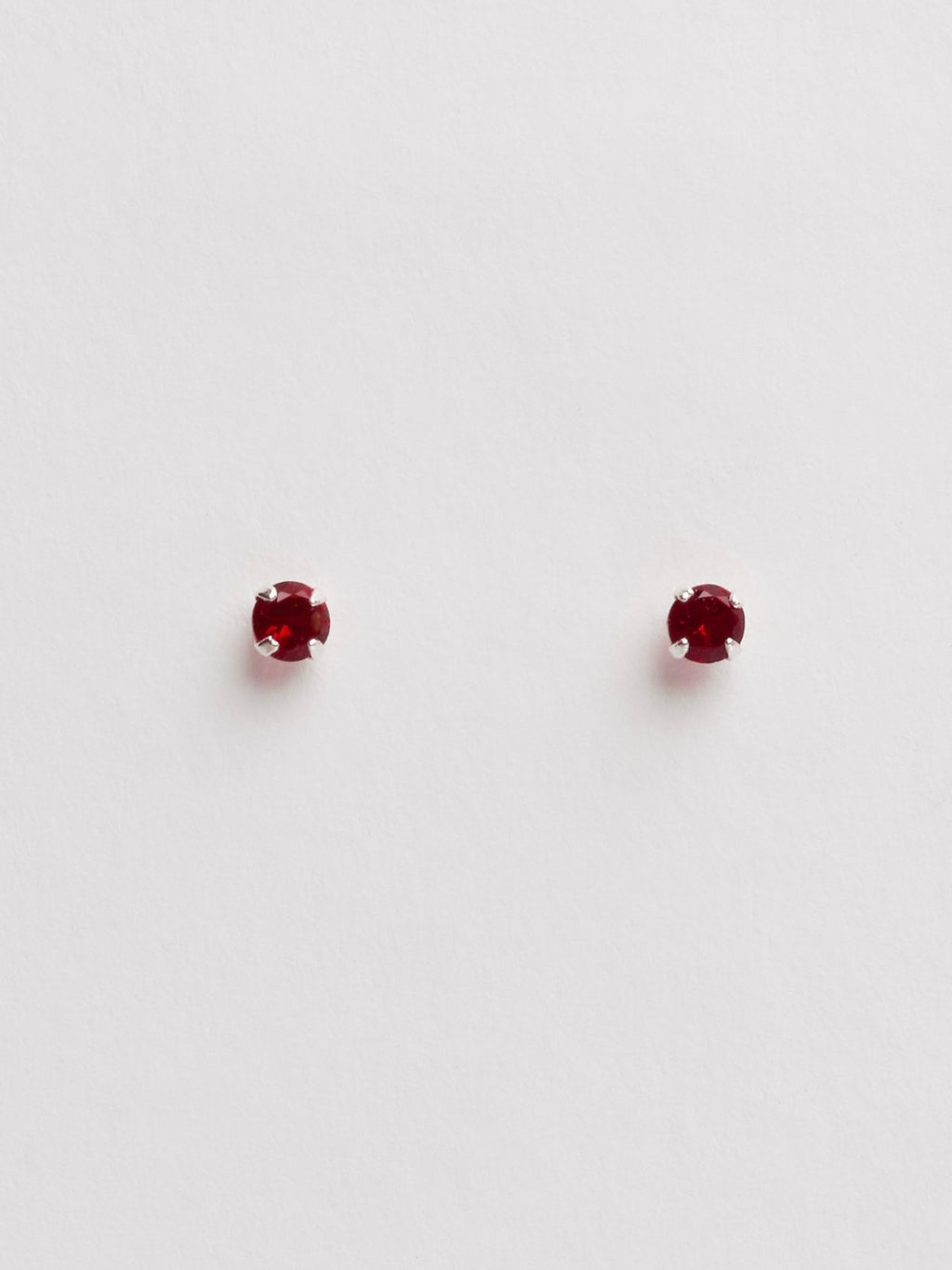 Brinco zircônia redonda rubi 3mm