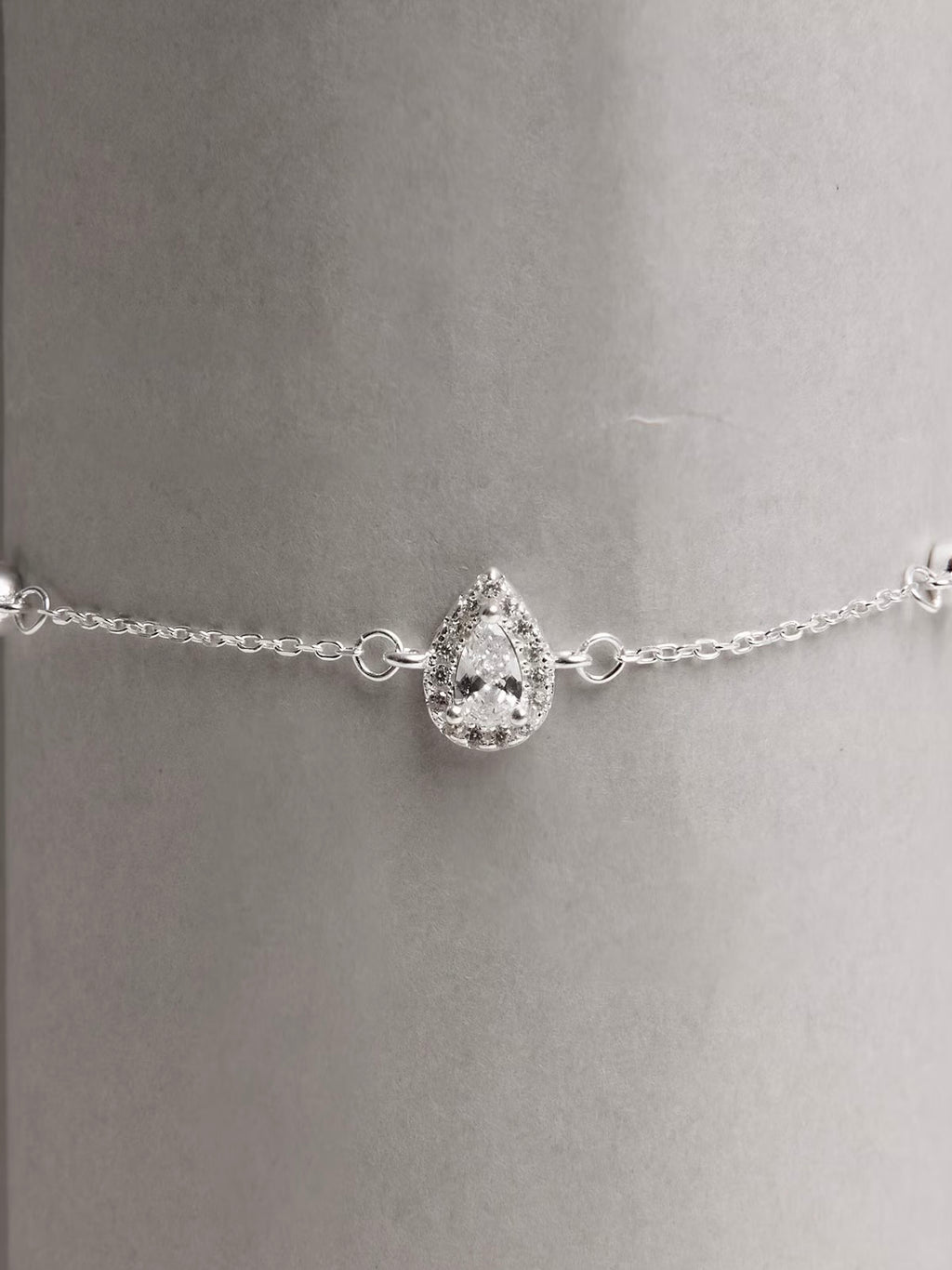 Pulseira entremeio zirconia gota com cravejado 8mm