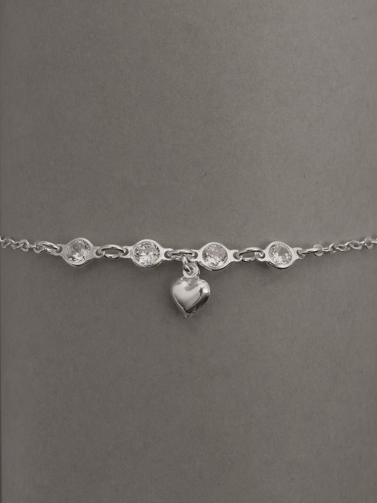 Pulseira entremeio zircônias pingente coração