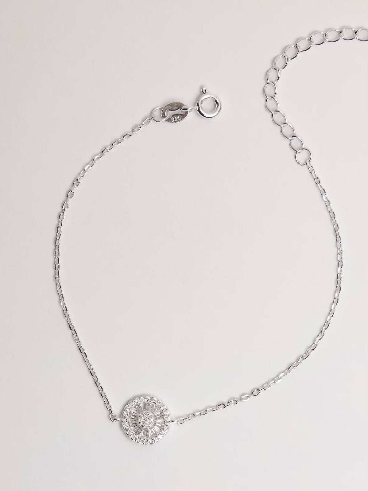 Pulseira entremeio botão cravejado