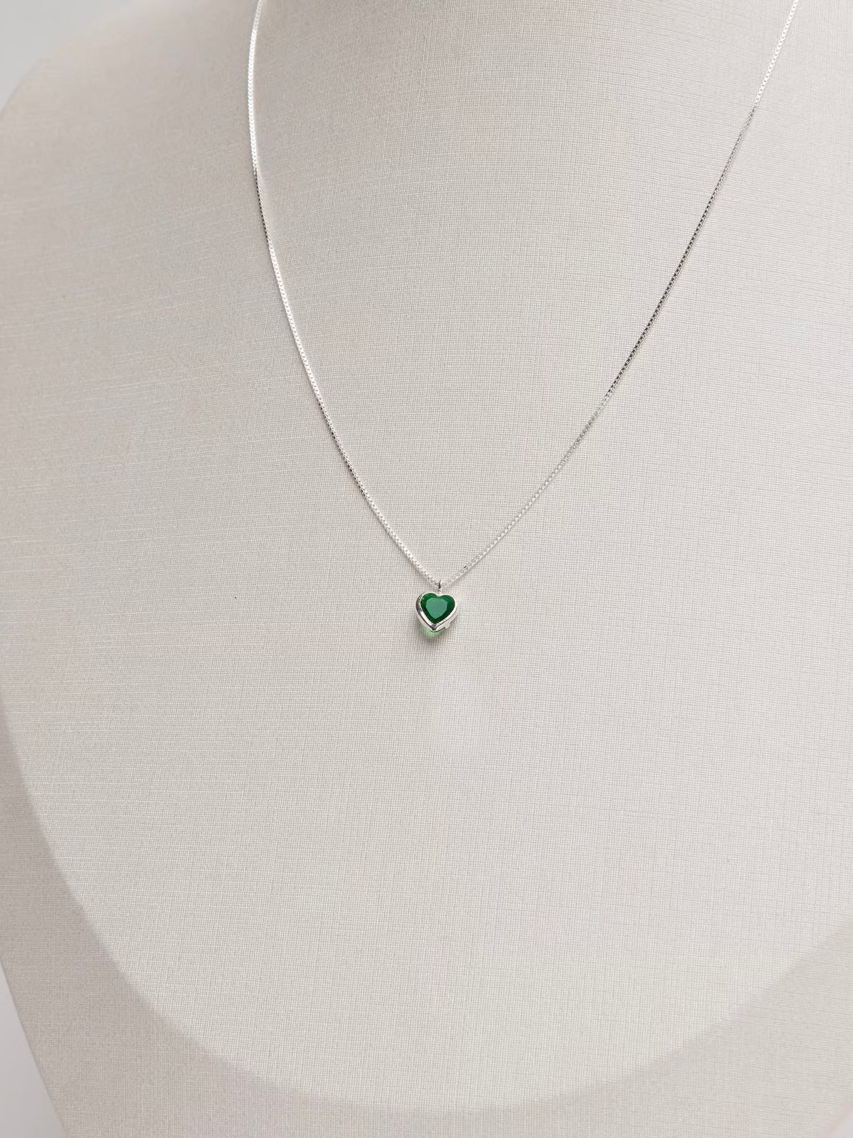 Colar zircônia coração esmeralda 6mm 40cm