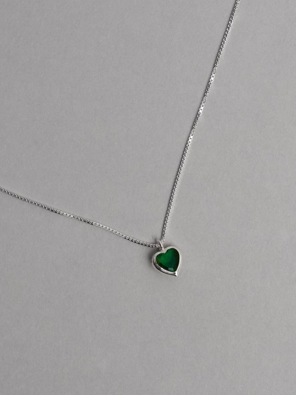 Colar zircônia coração esmeralda 6mm 40cm