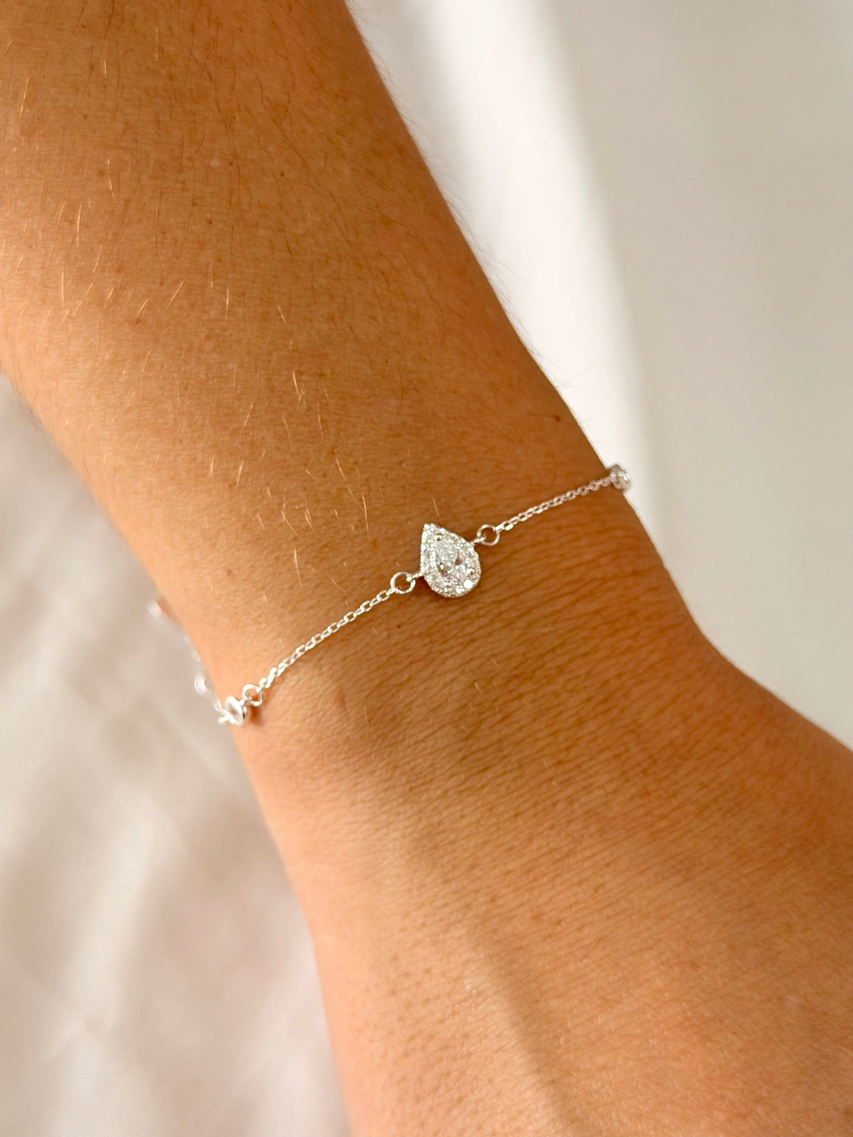 Pulseira entremeio zircônia gota com cravejado